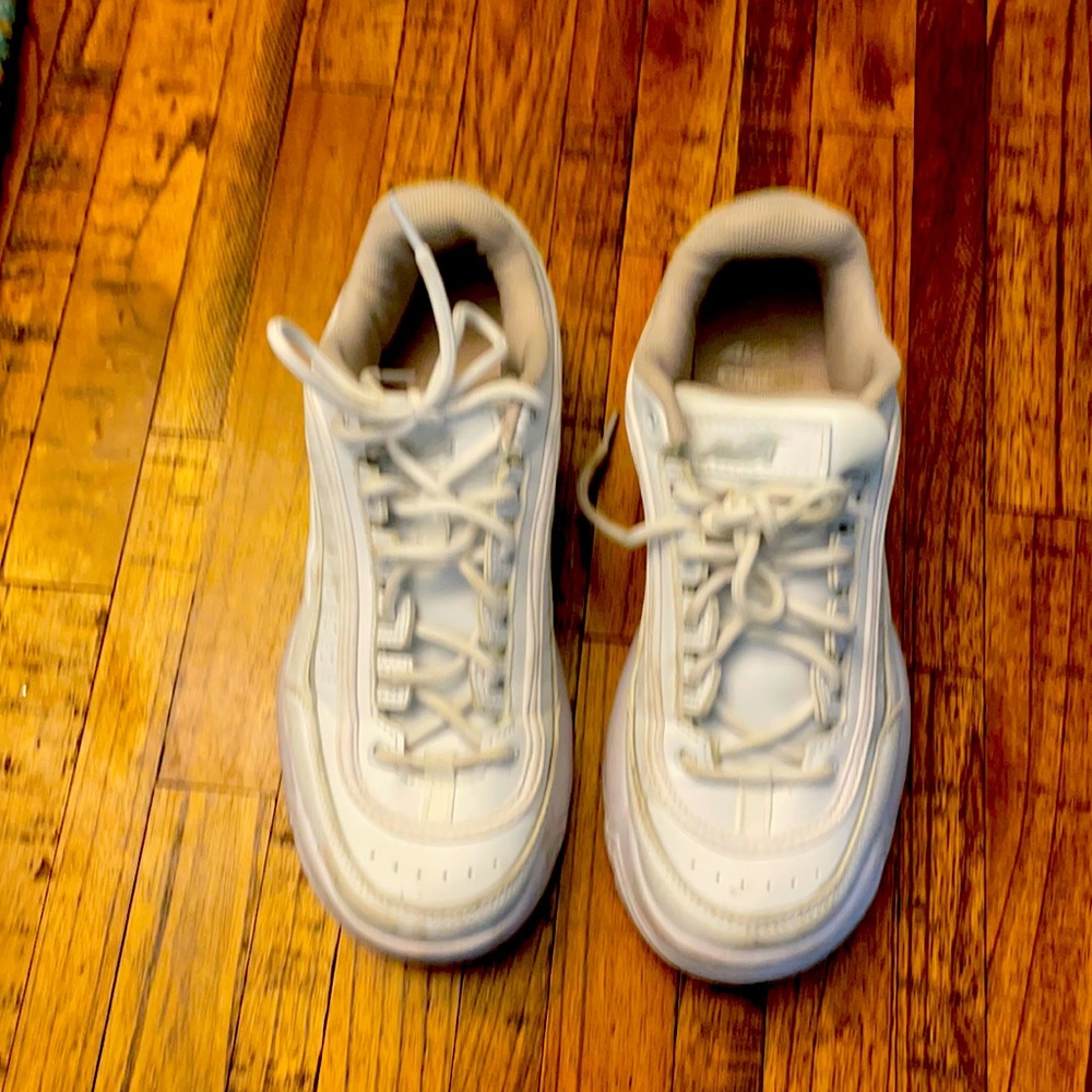 Women’s Size 8 sneakers